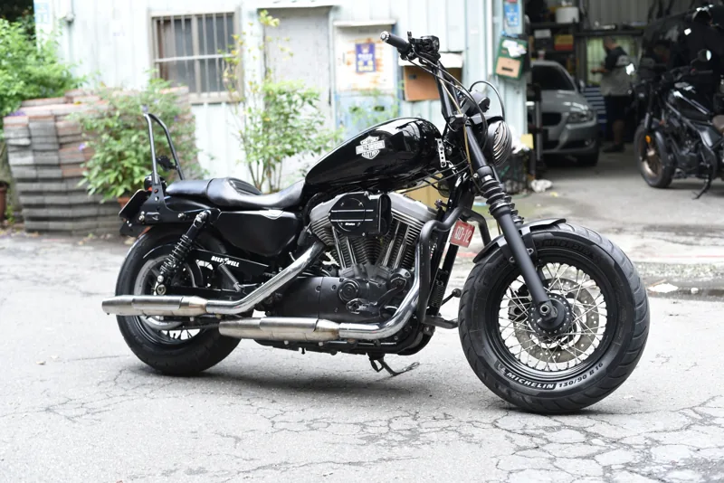 Harley-Davidson 哈雷 Sportster XL883 四碼牌