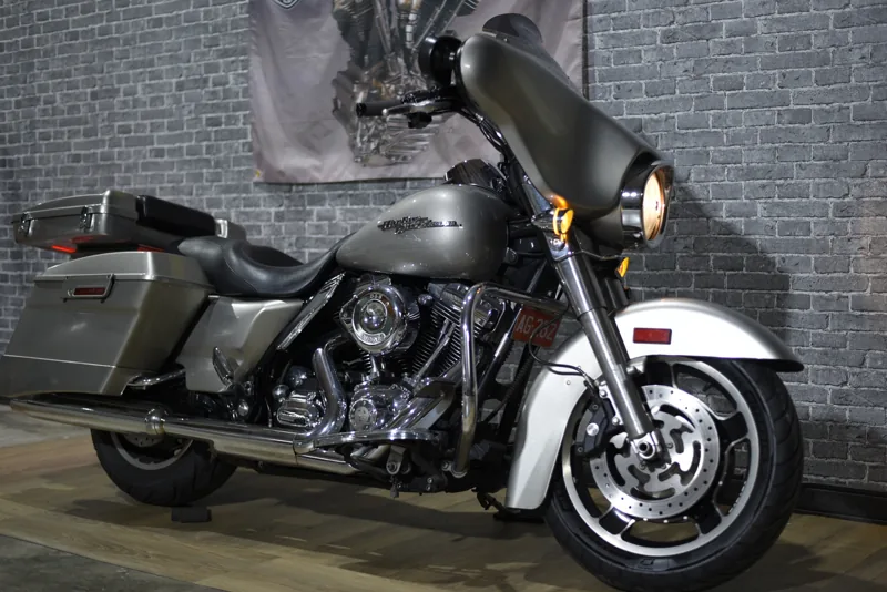 Harley-Davidson 哈雷 Touring FLHTCU 牛頭．第 3 張