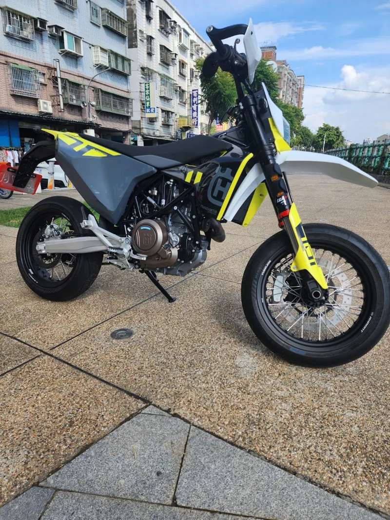 Husqvarna 701 Supermoto．第 4 張