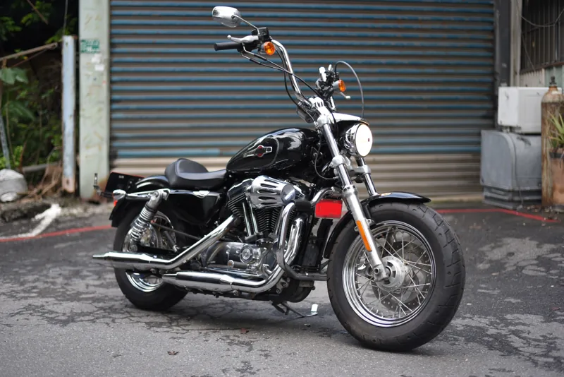 哈雷 Harley-Davidson Sportster XL 1200 C