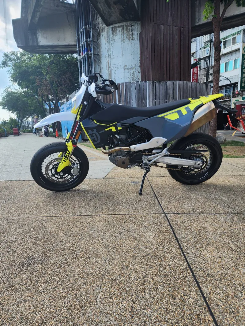 Husqvarna 701 Supermoto．第 6 張