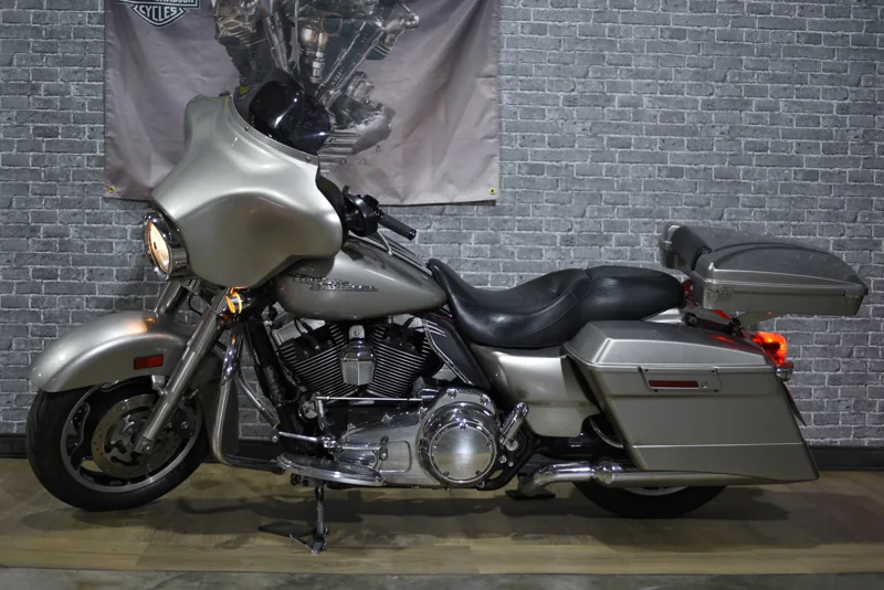 Harley-Davidson 哈雷 Touring FLHTCU 牛頭．第 2 張